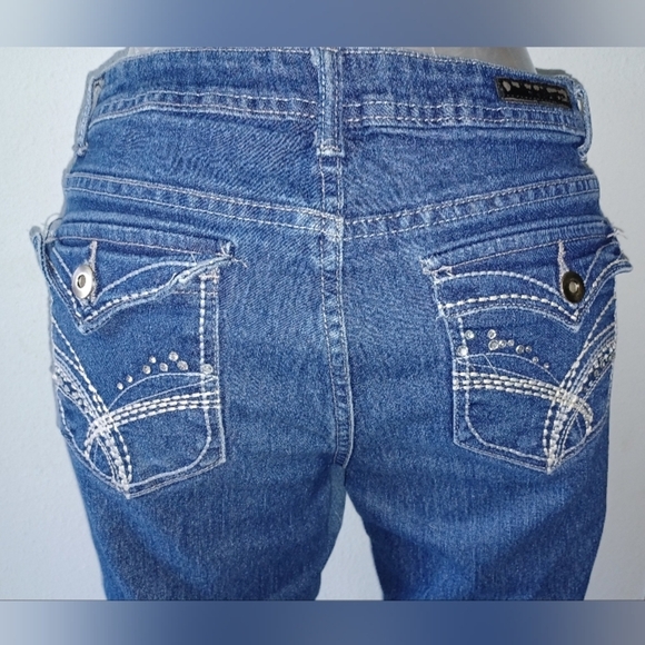 A Baccini Blue Ankle Cropped Jeans with Stretch - Picture 2 of 6